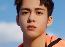 兔兔吃瓜娱乐曾舜晞,兔兔美食之旅